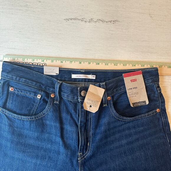 Levi's NWT Women's Low Pro Midrise Straight Relaxed Jeans Size 8 Size 30 - Picture 7 of 11